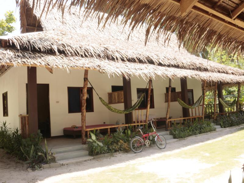 Pesangan Surfcamp Hotel Siargao Exterior photo